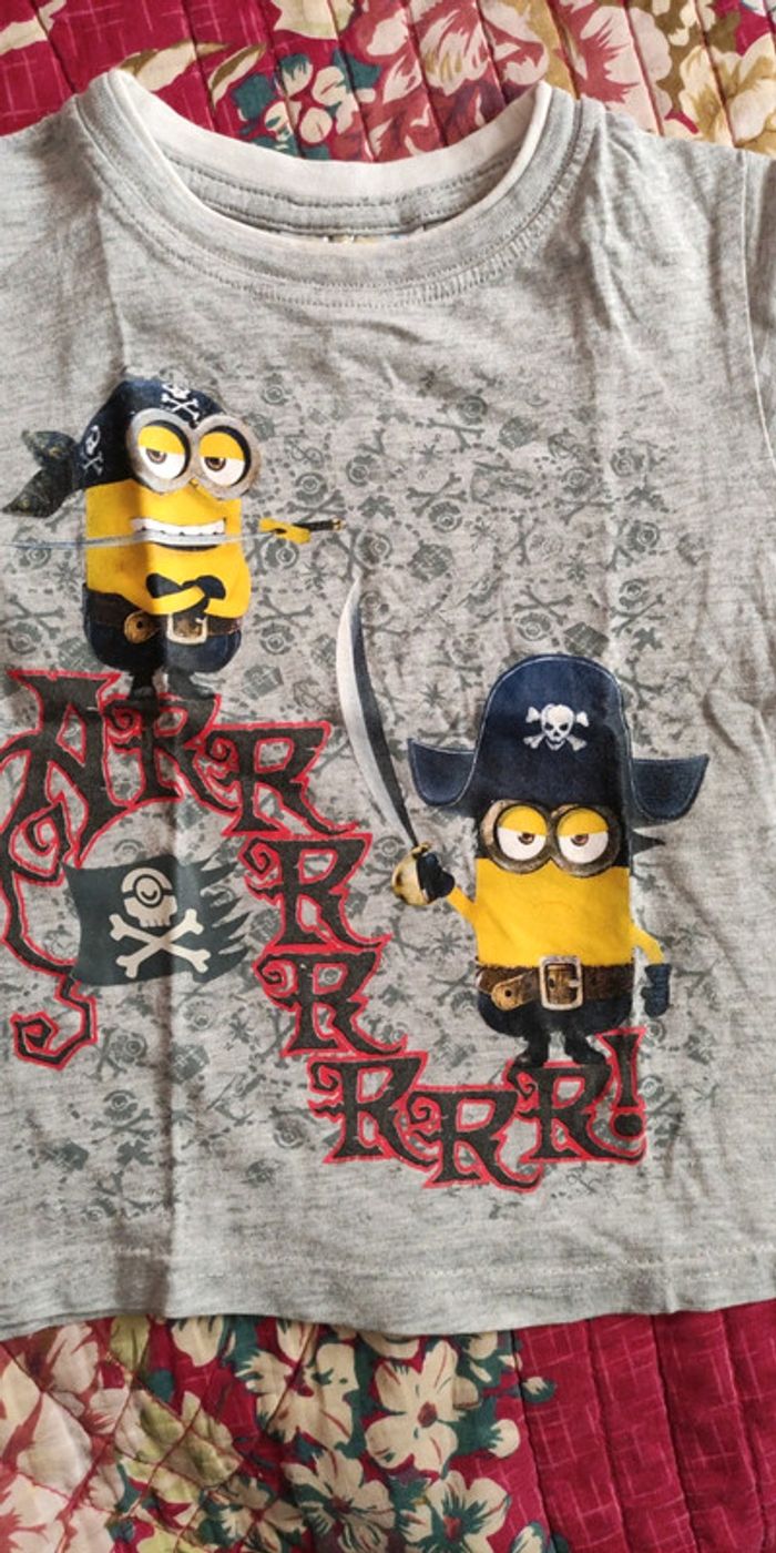 Tee shirt Minions 3 ans - photo numéro 2