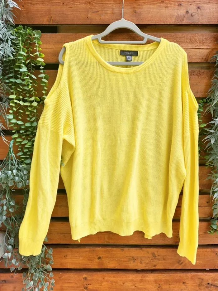 Pull jaune épaules dénudées – Primark