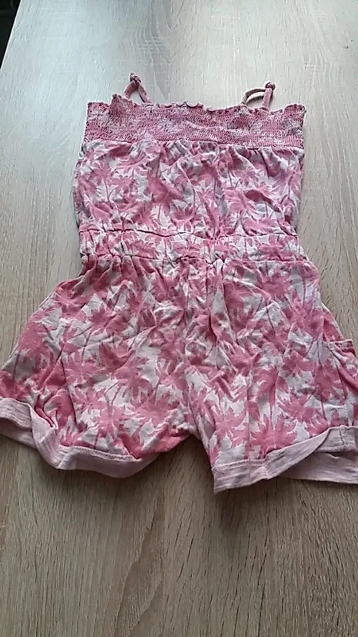 Combinaison short taille 3 ans - photo numéro 3