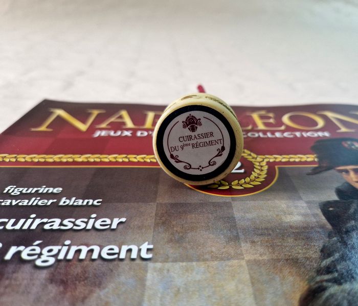 Figurine  , Napoléon , jeux d'échec de collection  , numéro  12 , le cuirassier du 9eme régiment - photo numéro 4