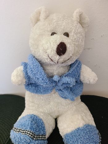 doudou ours blanc gilet bleu  59