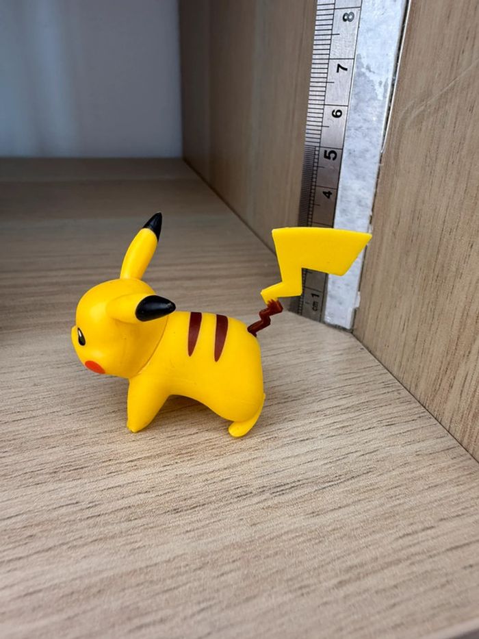Figurine pikachu Pokémon - photo numéro 2