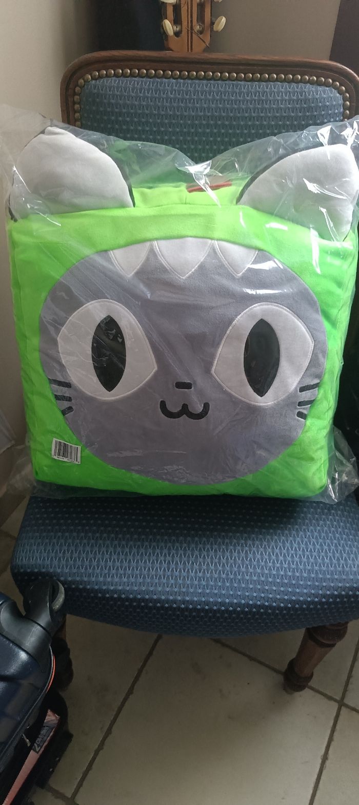 Coussin Dino Cat neuve - photo numéro 2