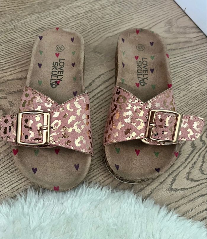 Tong Rose Lovely Skull