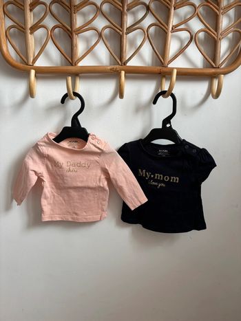 Lot 2 tshirts Kiabi 1 mois