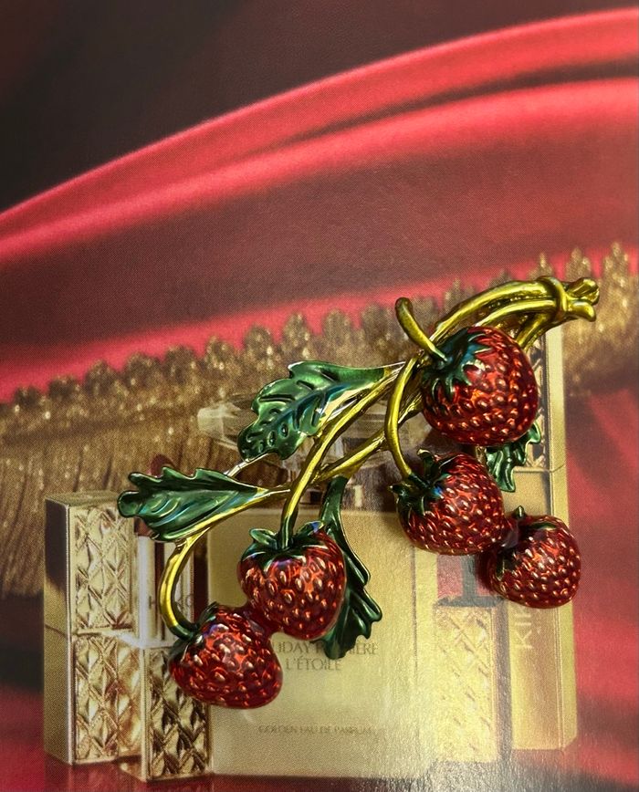 Ravissante Broche fraises - photo numéro 7