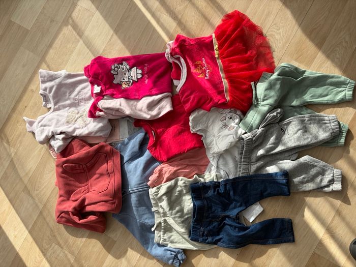 Lot vêtement fille 9 mois