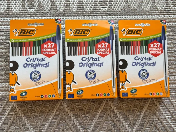 Lot de 3 boites de 27 stylos BIC - neuf