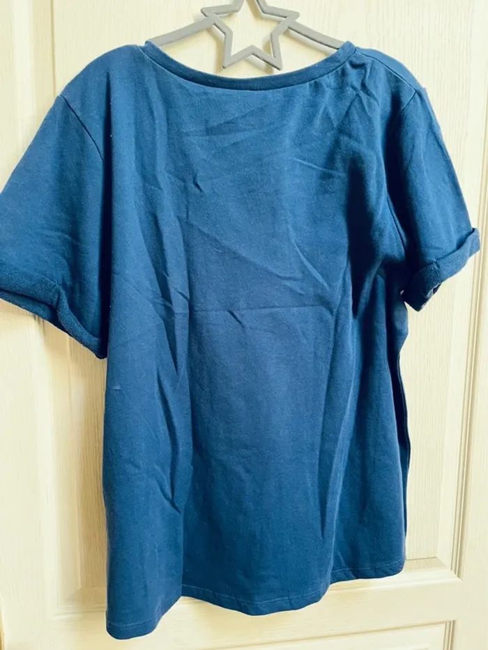 Top bleu avec motif doré et gris / neuf / taille L - photo numéro 5