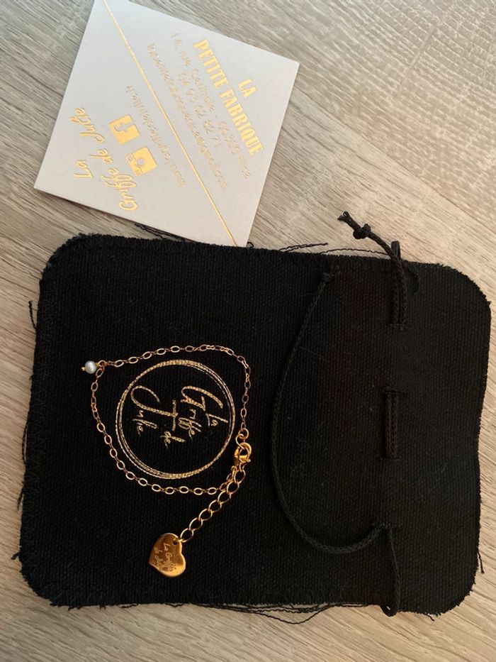 Bracelet la griffe de Julie doré avec perle