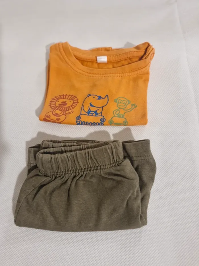 Sans marque - 3 mois - Ensemble (t-shirt + short)