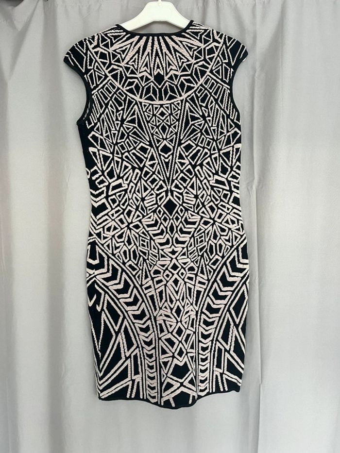 👗 Robe moulante graphique taille 1 - photo numéro 5