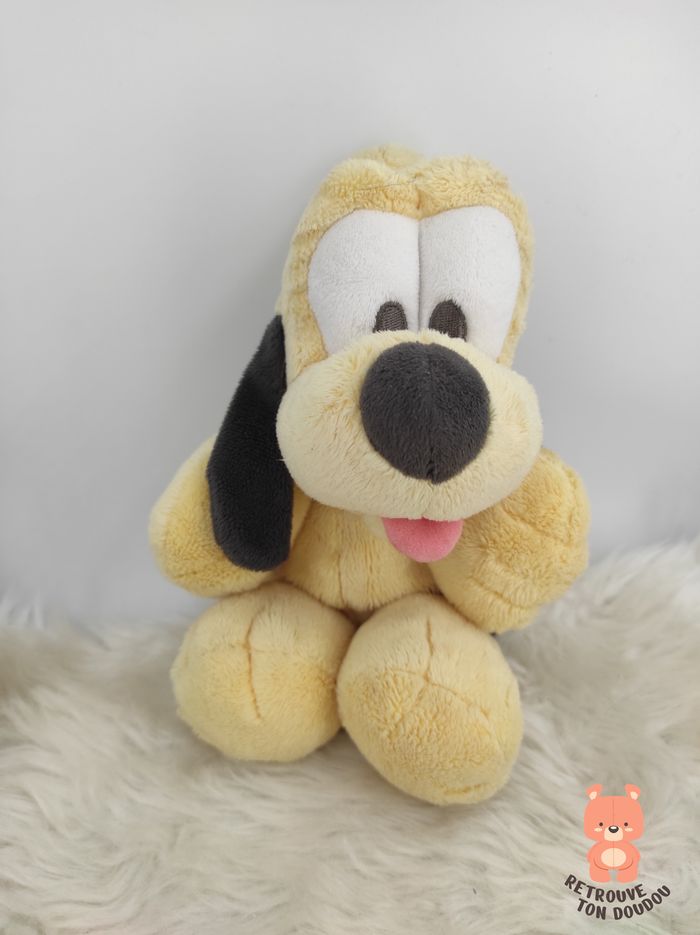 Peluche Doudou Pluto Classique 20 cm Nicotoy