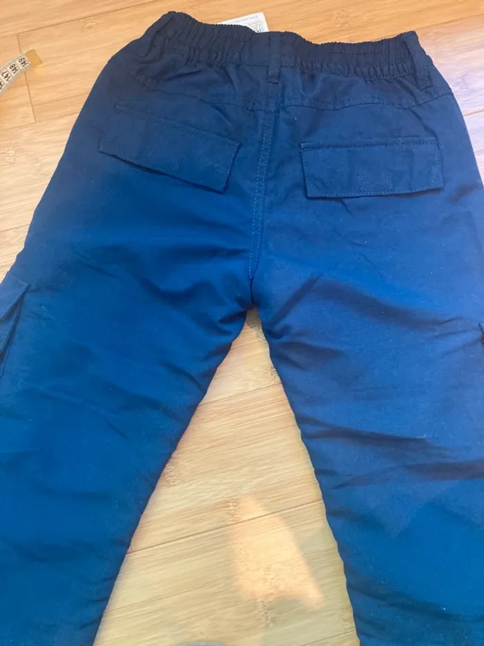 5 ans - pantalon matière chaude - couleur bleu marine - neuf avec étiquette - photo numéro 6