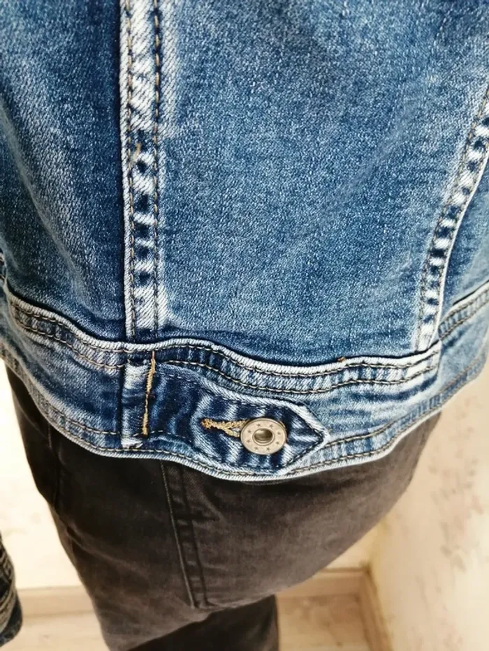 Veste en jeans bleu avec tête d'indien à strass dans le dos / boutique indépendante / (XL) - photo numéro 7
