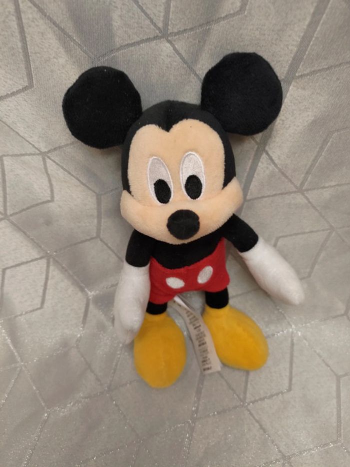 Peluche Mickey Mouse "Jeune" - Officielle Disney Store - photo numéro 8