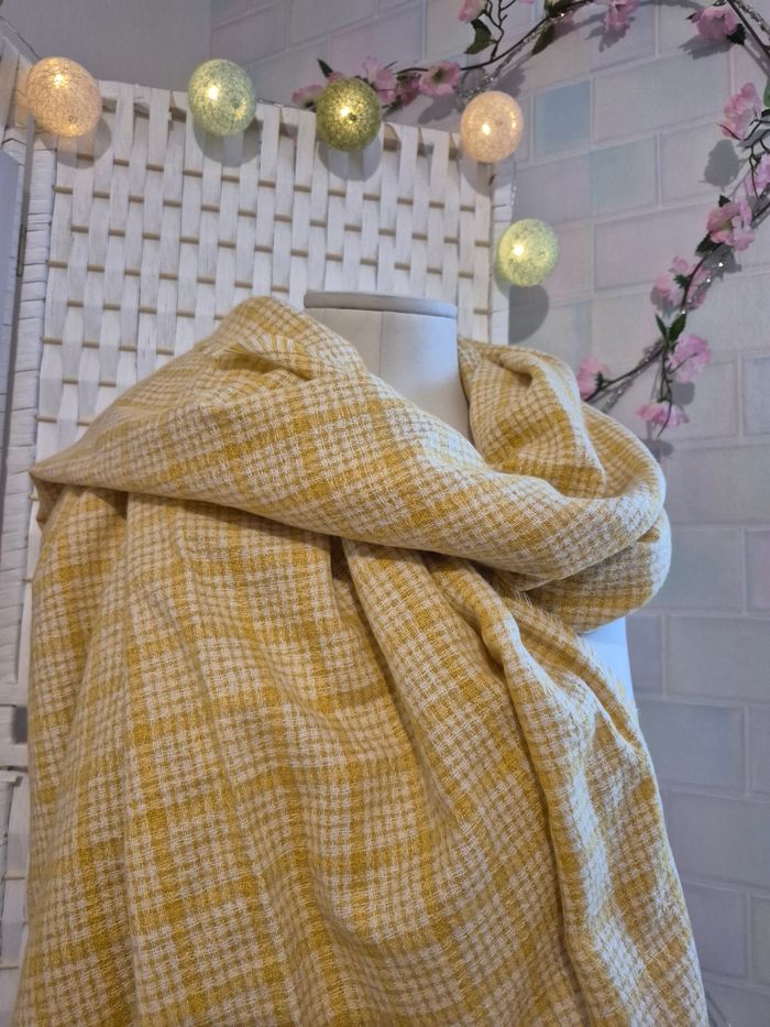💕joli Foulard Diva Moutarde/ Grande écharpe / Châle   ETAM femme Douceur d'hiver💕 - photo numéro 3