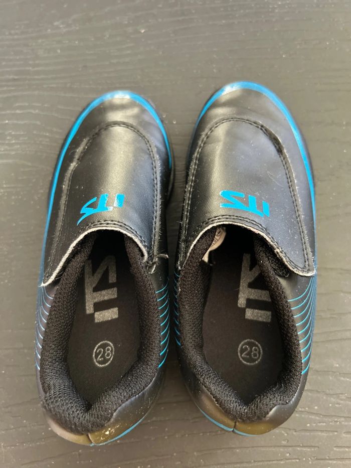 Crampons de foot enfant pointure 28 - photo numéro 2