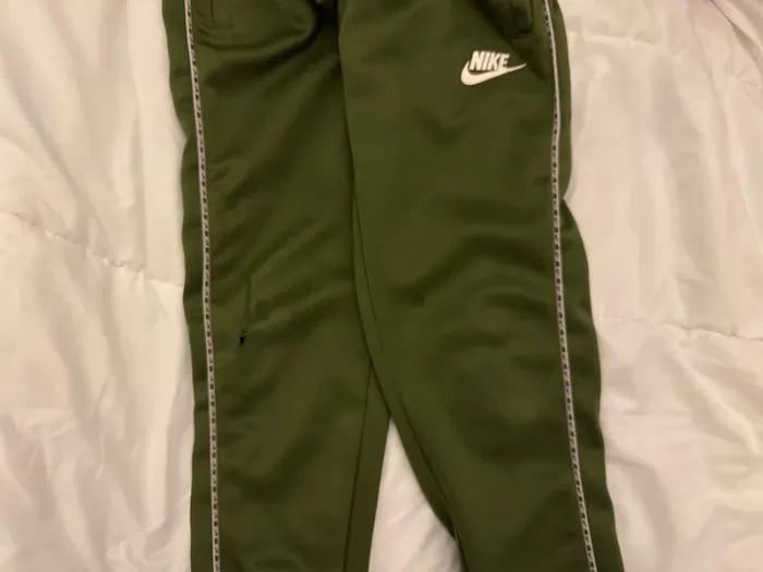 Jogging Nike 7 ans - photo numéro 2
