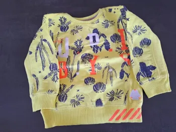 pull léger jaune 2 ans