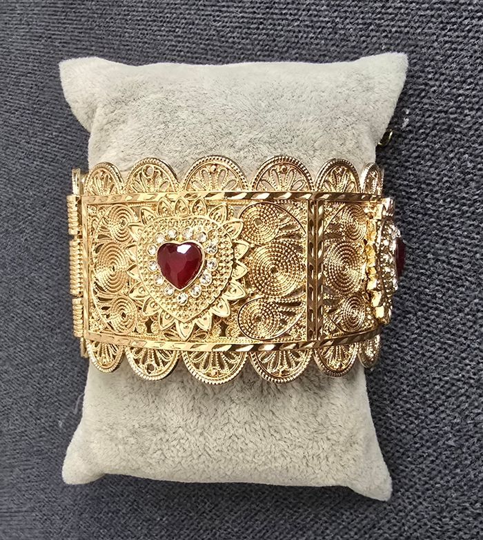 Bracelet manchette oriental motif filigrane pierre rouge forme coeur soiree mariage - photo numéro 2