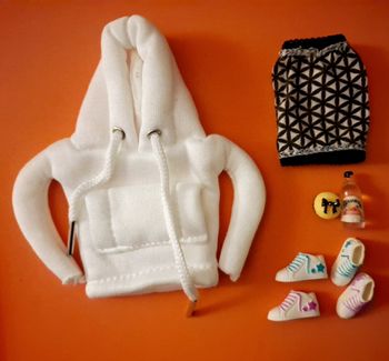 Tenue barbie avec sweat