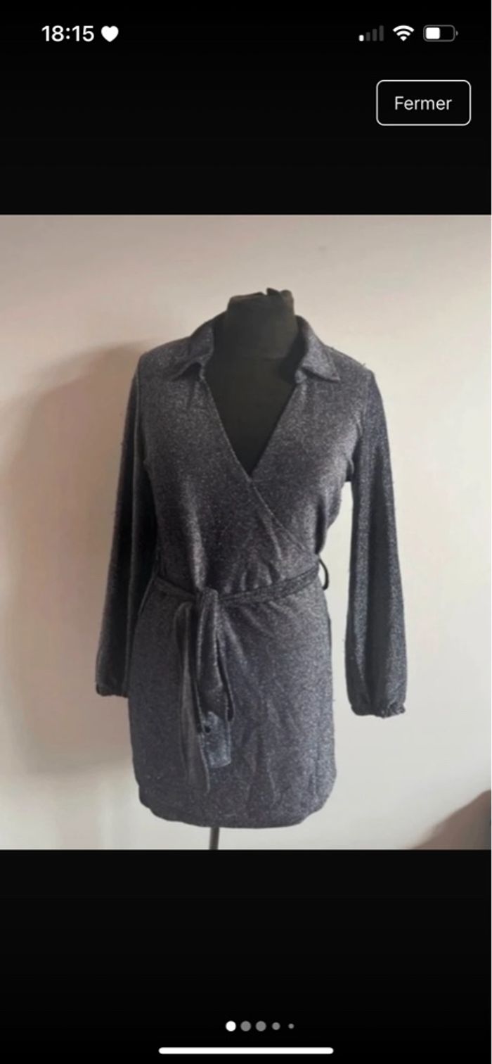 Robe courte à paillettes manche longue taille M de chez Jennyfer en très bon état