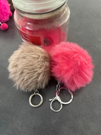 Lot de deux portes clés pompom