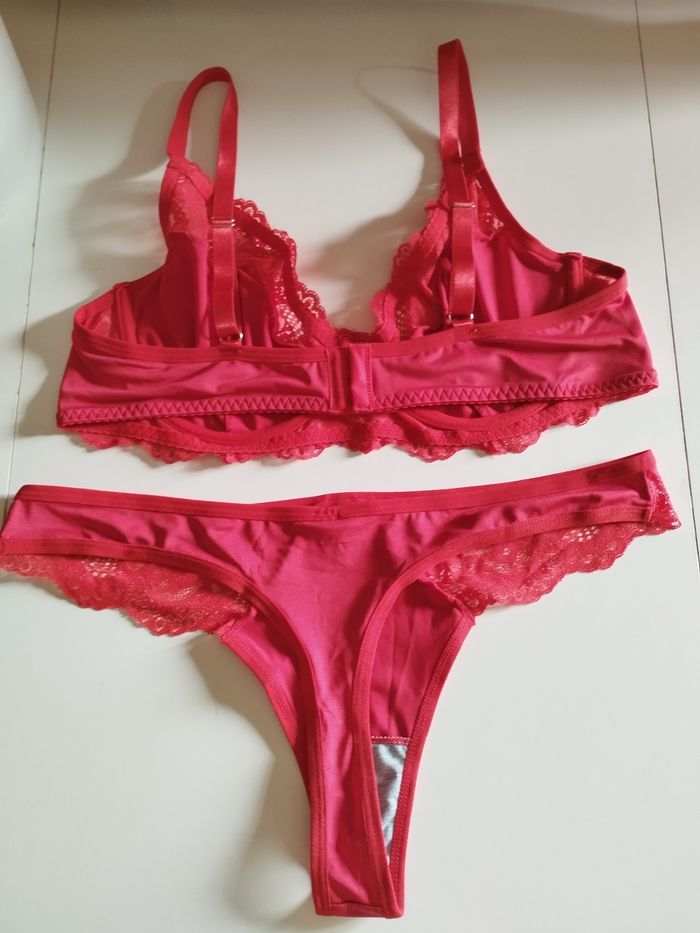 Ensemble rouge string - photo numéro 10