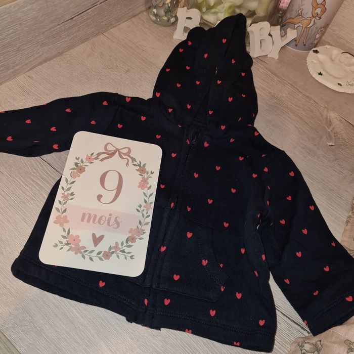 Veste à capuche cœurs kiabi 9 mois