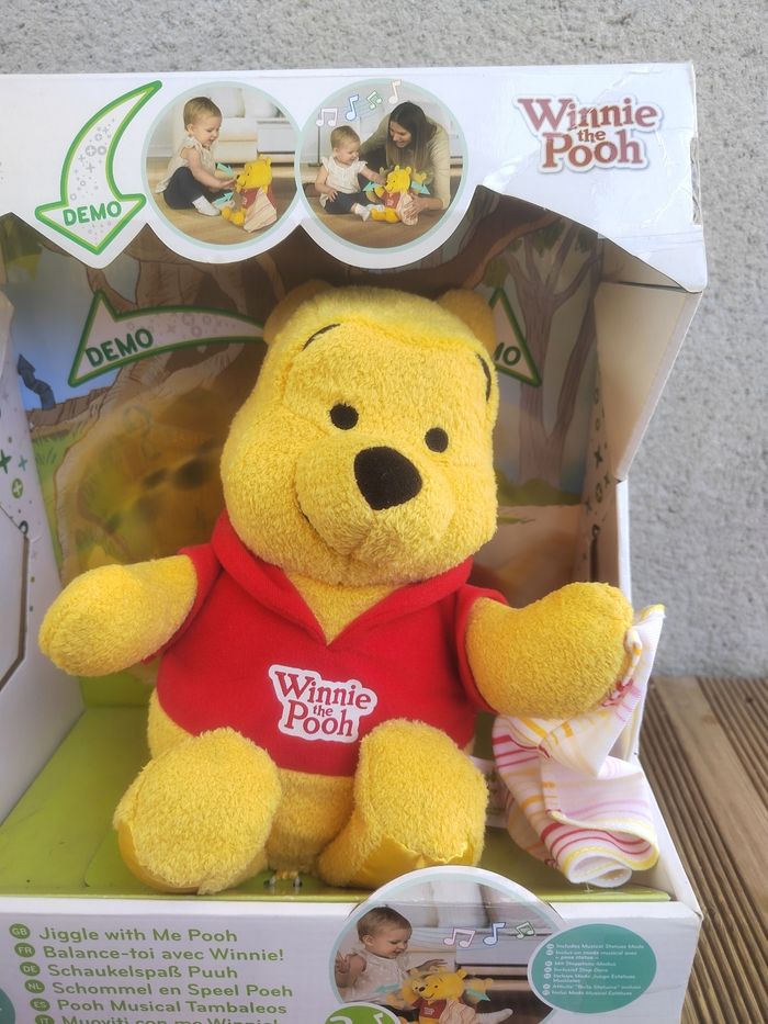 Peluche interactive Disney Winnie l’Ourson – neuve en boîte - photo numéro 2