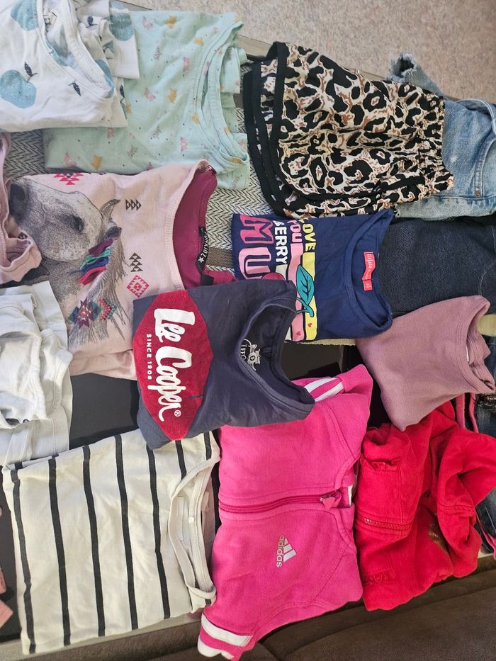 Lot de vêtements filles taille 6.7 ans - photo numéro 3