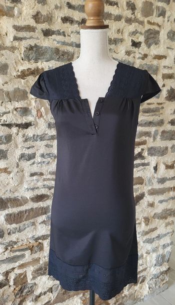 Petite robe noire manches courtes Taille 34
