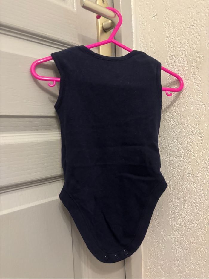 Body sans manches primark 6/9 mois - photo numéro 2