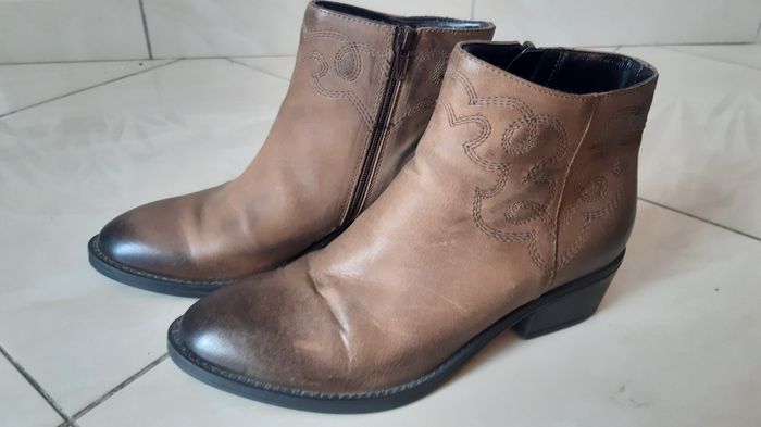 Boots cuir neuve 15€