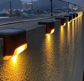 Lot de 4 appliques solaires décoratives