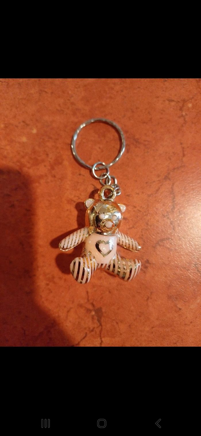 Porte clé petit ourson doré