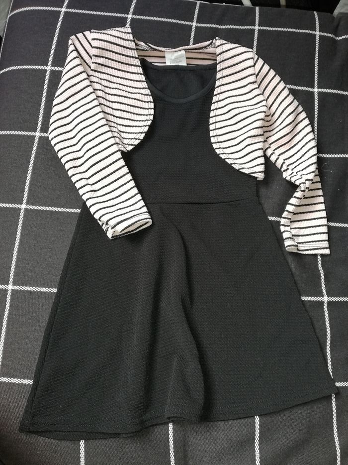 Robe noir et boléro rose rayé 4 ans fille