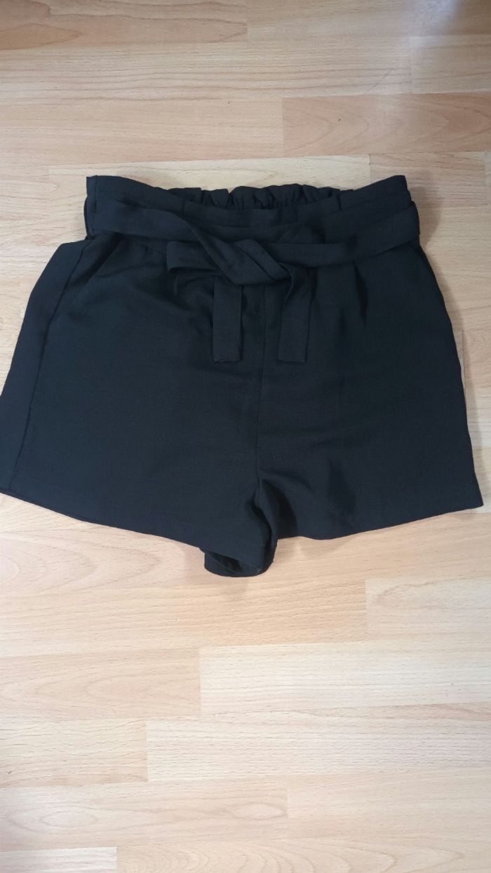 Short en tissu noir