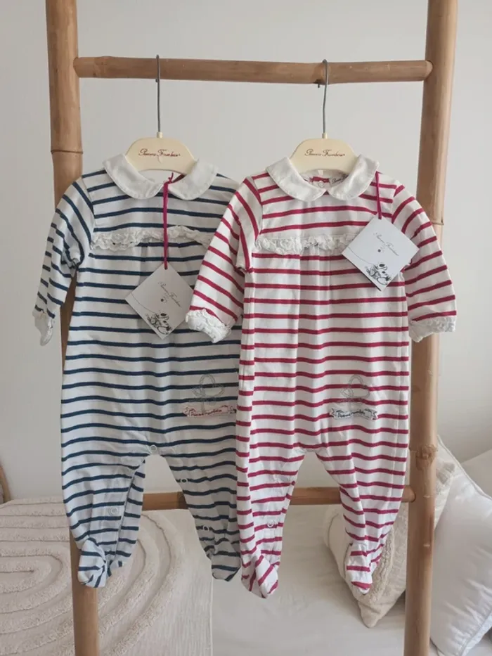 Lot de deux grenouillères Pomme Framboise 6 mois neuves avec étiquettes 🏷