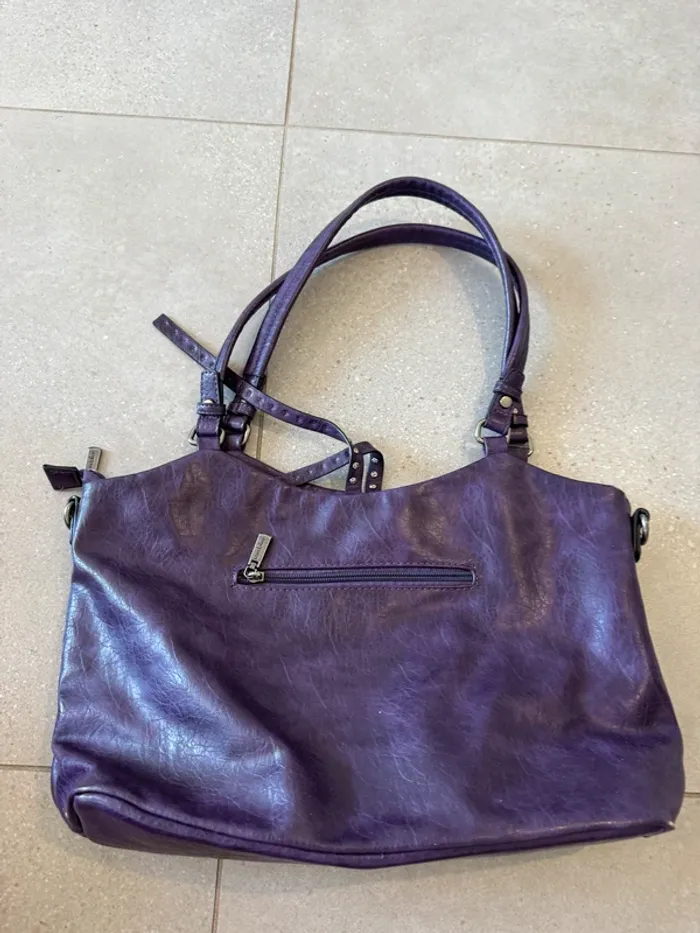 Sac à main violet Mandoline, il ya des marques d'usures, 36*32cm - photo numéro 4