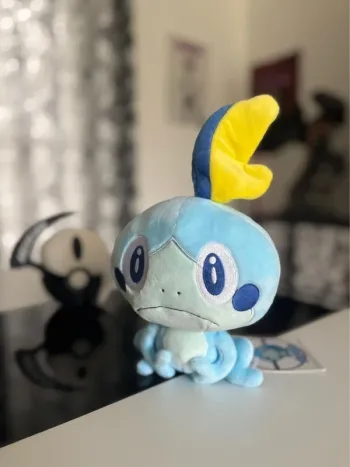 Peluche Pokémon Larméléon/Sobble Pokémon Center 2019