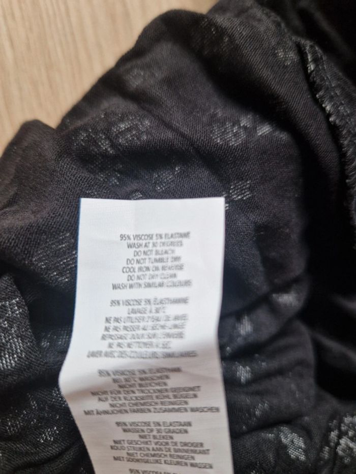 Jolie robe Boohoo taille 38 neuve avec étiquette - photo numéro 7
