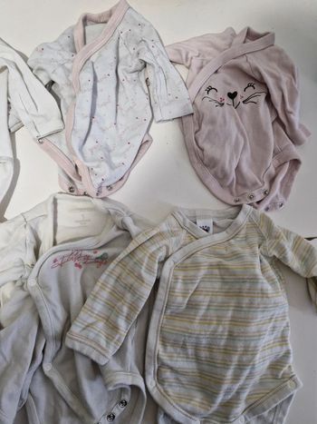 Lot 8 body 1 mois kiabi