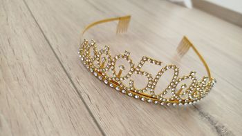 Diadème cheveux doré anniversaire 50 ans