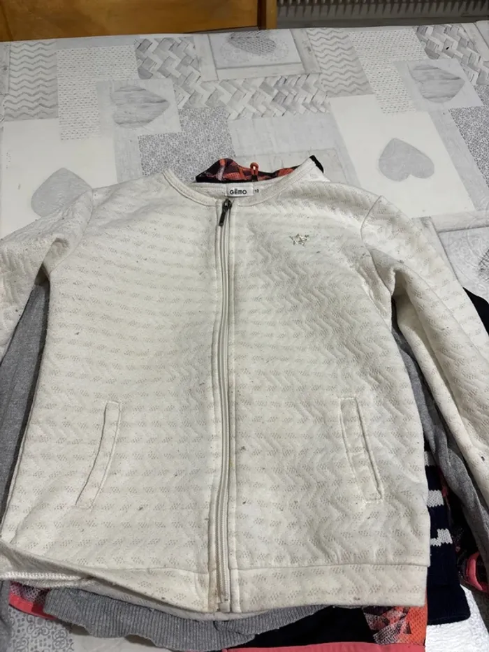Lot 4 gilets 10 ans - photo numéro 5