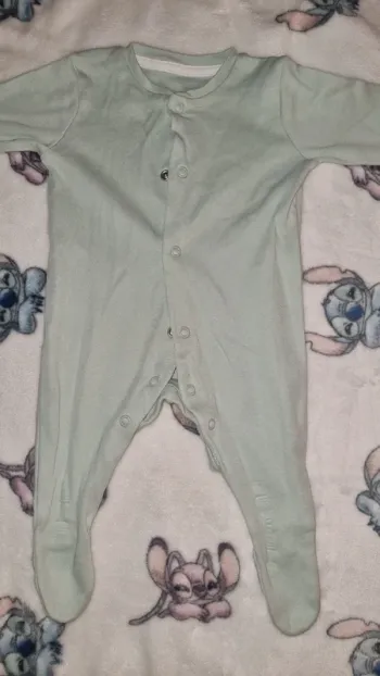 Pyjama 0/3 mois en très bon état