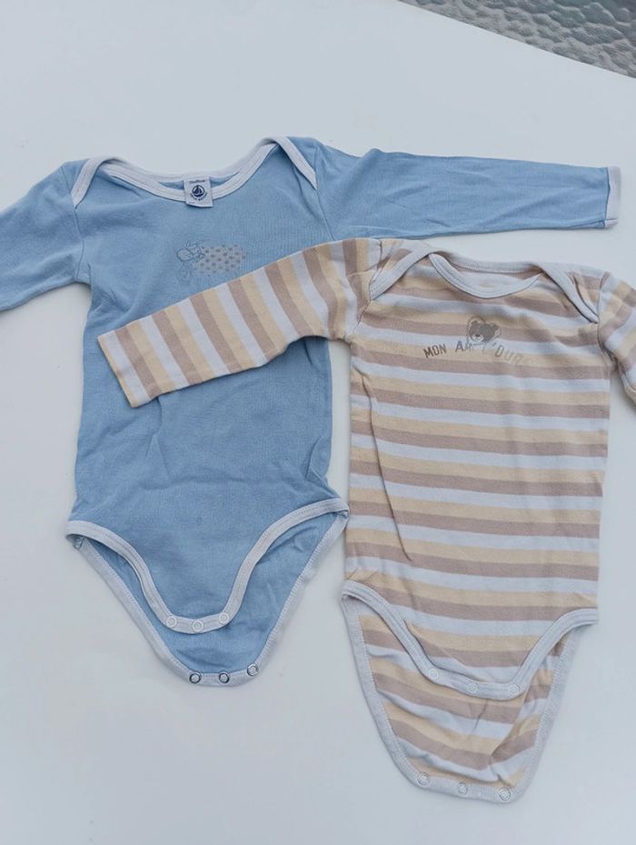 Lot de 2 bodies taille 2 ans en très bon état