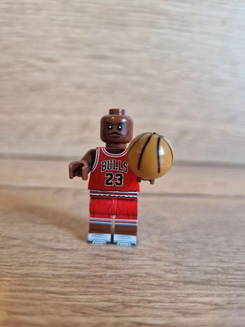 Figurine type lego Joueur de Basket Jordan