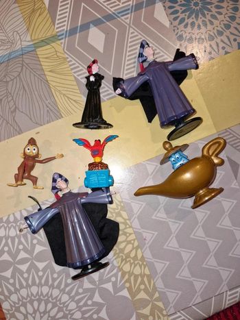 Lot 6 figurines aladdin